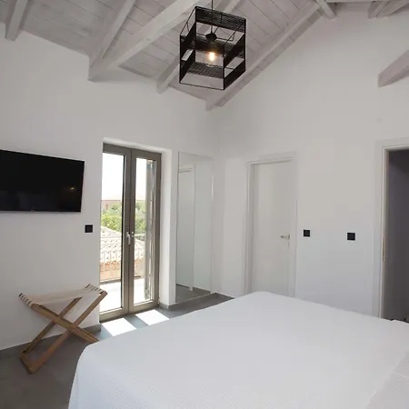 Calme Mani * Ayos Nikolaos