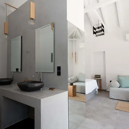 Calme Mani Ayos Nikolaos