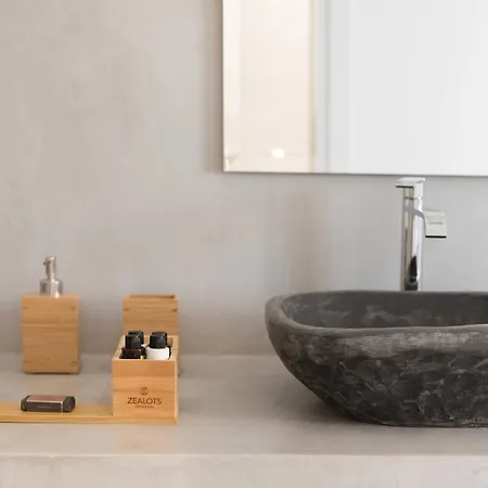 Calme Mani Ayos Nikolaos