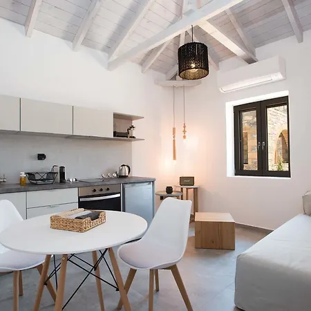 Calme Mani Ayos Nikolaos