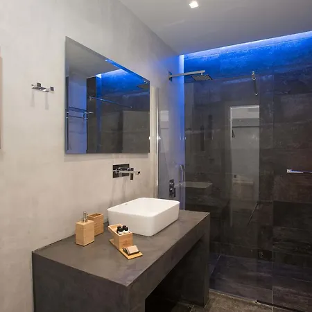 Calme Mani Ayos Nikolaos